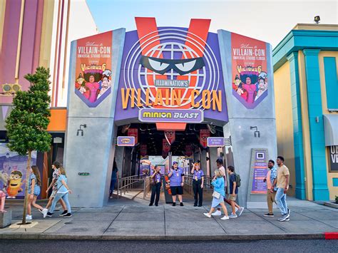 Guide To Illuminations Villain Con Minion Blast In Minion Land At