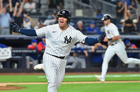 La Familia Trevi O Celebra La Confirmaci N De La Gira De Los Yankees