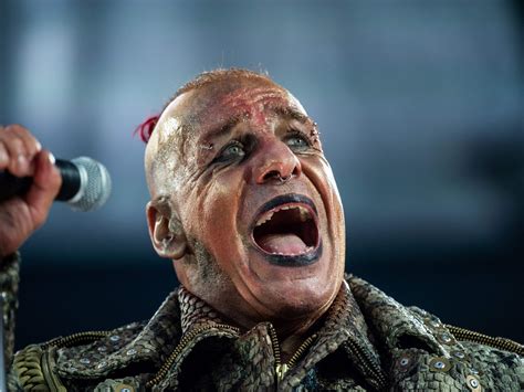 Tras El Escándalo Por Abuso Sexual Los Fans Alemanes De Rammstein Revenden Las Entradas Para No