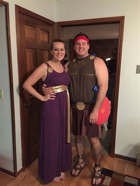 44 Disney Couple Costumes For Halloween 2021 Disney Couple Costumes