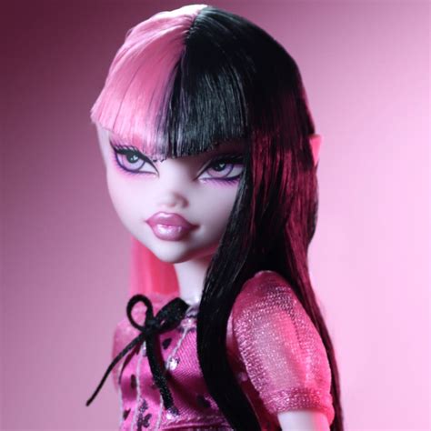 Monster high howliday winter edition draculaura doll – Artofit