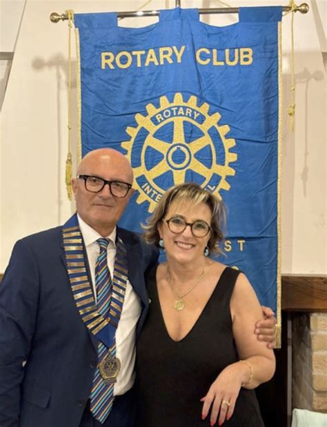 Passaggio Martelletto Rotary Club Teramo Est Presidenza