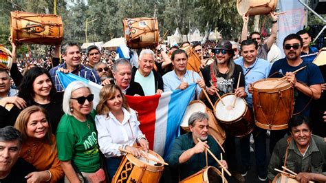 Una Multitud Particip De Los Festejos Por Los A Os De La