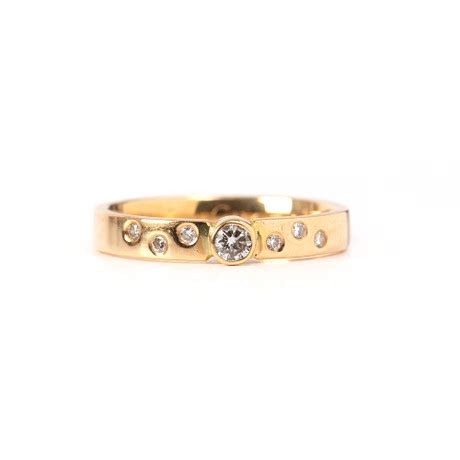 RING 18K Guld Med 7 Briljantslipade Diamanter Totalt Ca 0 13 Ct