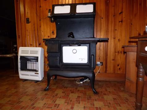 Red Mountain Cast Iron Wood Cook Stove Antique Price Guide Details Page