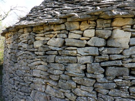 Cabanon Des Eyroussiers A Mane Alpes De Haute Provence Texte De