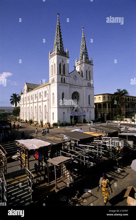 Lome cathedral hi-res stock photography and images - Alamy