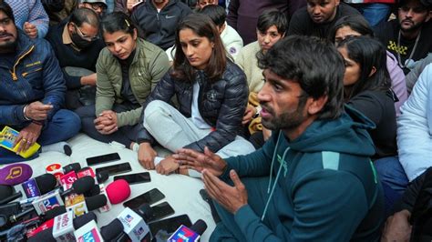 Wrestlers Protest Bajrang Punia Sakshi Malik Detained During March Towards Parliament