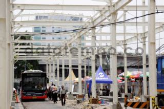 Pembangunan Skybridge Tanah Abang Jakarta Datatempo