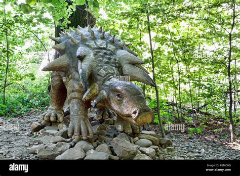 Prehistoric Dinosaur Edmontonia In Nature Environment Stock Photo Alamy
