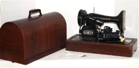 Antique Vtg Ornate Singer Motorized Sewing Machine Bentwood Case