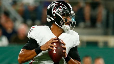 Atlanta Falcons Quarterback Marcus Mariota Dials Launch Codes To Tight