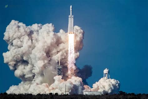 Spacex “重型猎鹰登顶人类运力最强运载火箭！七年卧薪马斯克再戴主角光环！致敬所有把梦想照进现实的人！