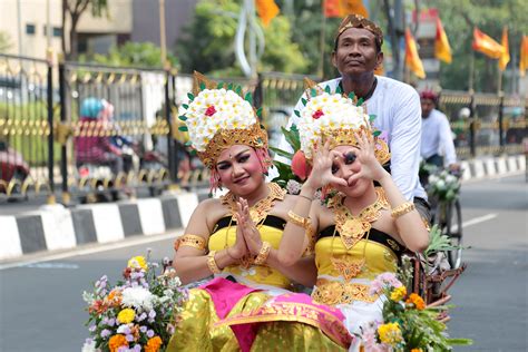 Surabaya Cross Culture International Folk Art Festival Satukan