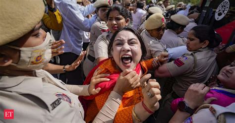 Arvind Kejriwal Delhi Police Detain Aap Workers Marching Towards Bjp