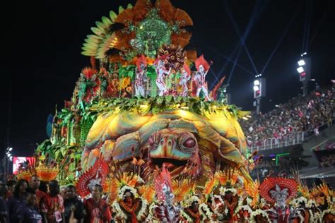 Salgueiro Faz Desfile De Tima Harmonia Excelente Casal Mas A Parte