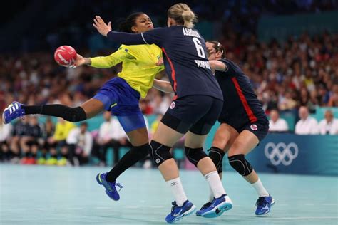 Olimp Adas Brasil Perde Para A Noruega E Voa Nas Quartas Do Handebol