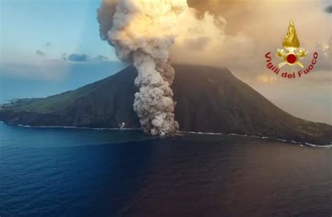 A Stromboli è allerta rossa per il vulcano Schifani Chiederemo stato