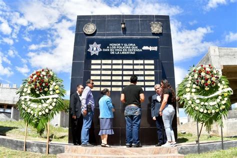 Rinden homenaje póstumo al oficial de la Policía Estatal caído en el