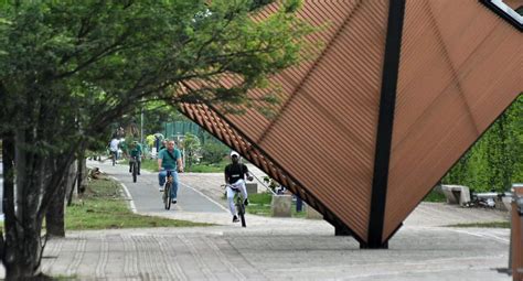 As Es El Corredor Verde De La Carrera Un Moderno Paso Peatonal Que