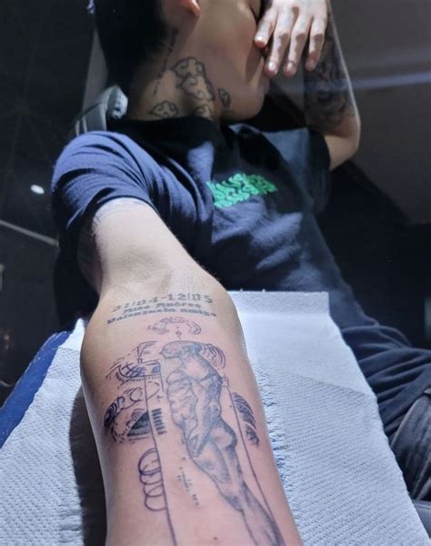 Max Valenzuela Tatuaje De Pulpo En El Brazo Tatuaje Del Cuello