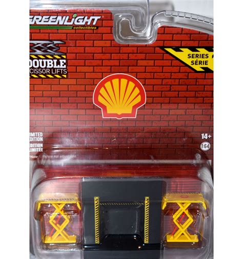 Greenlight Diorama - Double Scissor Lefts - Shell - Global Diecast Direct