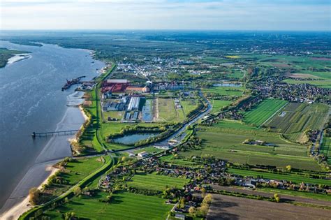 Stade Aus Der Vogelperspektive Lng Fl Ssiggas Terminal Und Aos