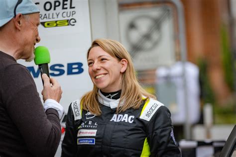 Frauen Rocken Den Adac Opel Electric Rally Cup Opel Automobile