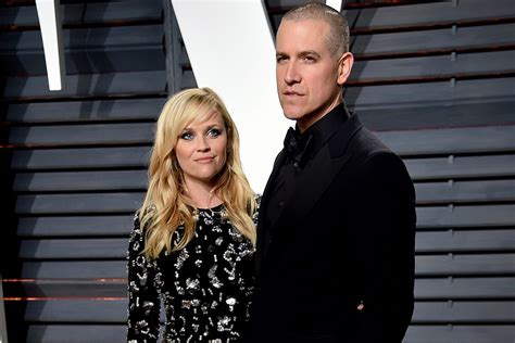 Reese Witherspoon Officially Files For Divorce Leaving Her Free To