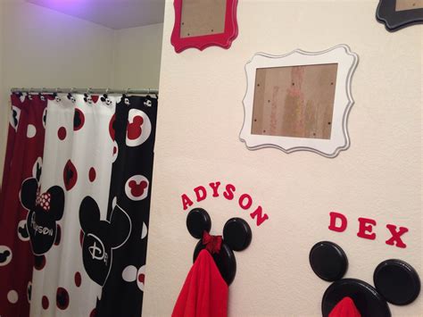 Mickey And Minnie Bathroom Set Renews