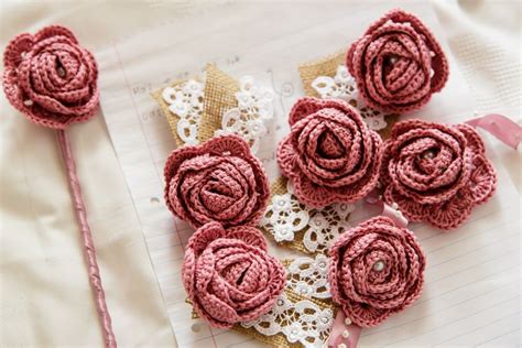 8 Crochet Patterns For Roses