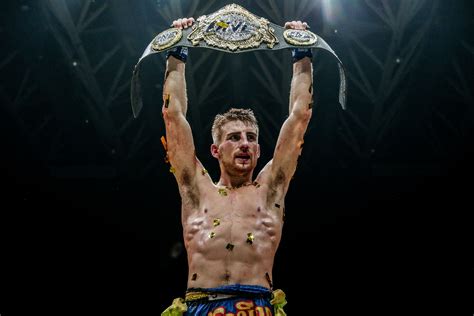 England’s Jonathan Crowned The New ONE Flyweight Muay Thai World ...