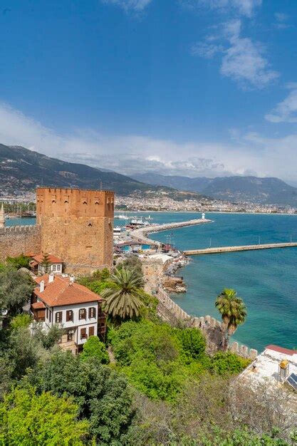 Castillo histórico e indispensable para las vacaciones de verano alanya