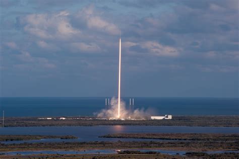 Cape Canaveral Falcon Heavy SpaceX Smoke Launch Pads Rocket HD