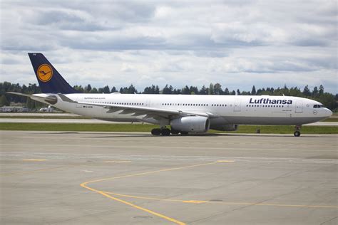 Lufthansa Airbus A330 343X D AIKM Seattle Tacoma Intern Flickr