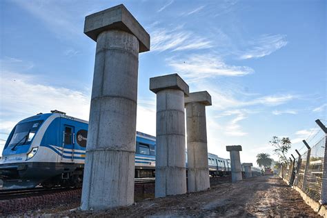 Comenzó la instalación del primer puente modular sobre las vías del