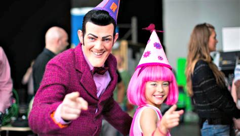 Você assistia ao programa Lazytown Veja como estão as atrizes hoje