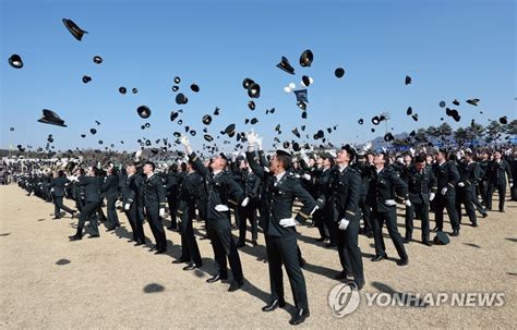 국가에 충성신임 장교 3천명 합동 임관식 연합뉴스