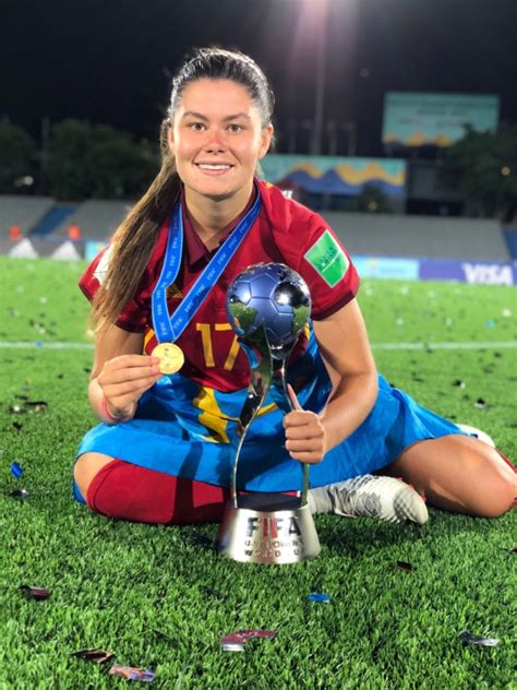 Oficial María Méndez Ficha Por El Levante El Partido De Manu