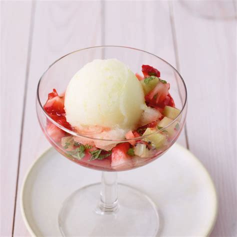 Eisbecher Tuttifrutti Rezept ESSEN UND TRINKEN