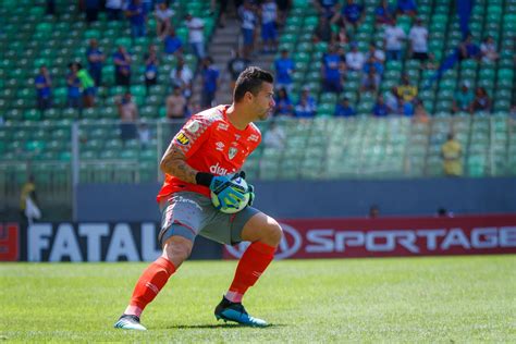 No Cruzeiro Fábio Ultrapassa Rogério Ceni E Se Torna Recordista De