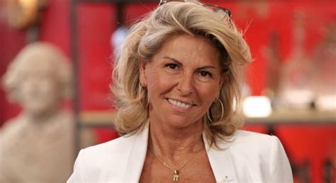 Caroline Margeridon Affaire Conclue Se D Voile Dans Un Mini Bikini Et