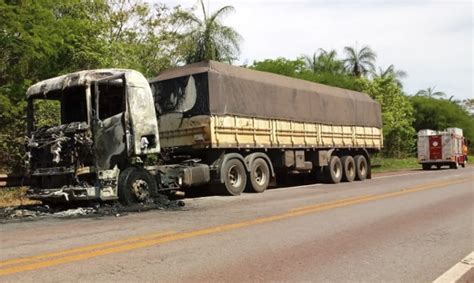 Carreta pega fogo na BR 262 JD1 Notícias