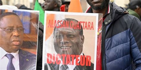 France des membres de la diaspora sénégalaise manifestent contre la