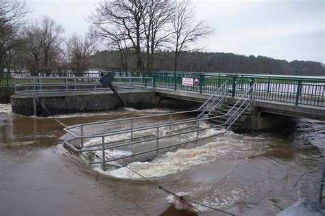 Hochwasser In Celle Hoffnung Auf Besserung Aber Anspannung Bleibt