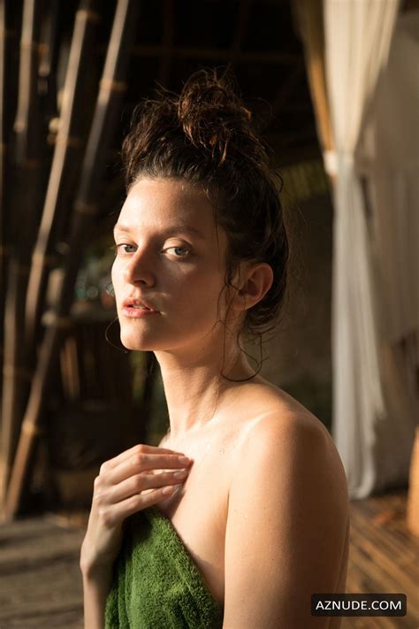 AMBER FLOWERS Nude AZNude