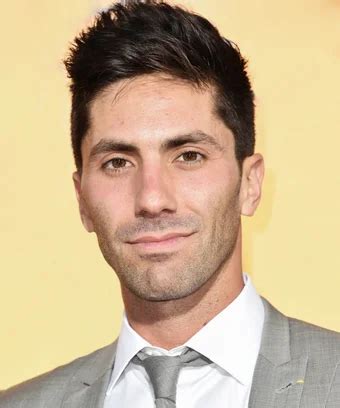 Nev Schulman 2024: Wife, net worth, tattoos, smoking & body facts - Taddlr
