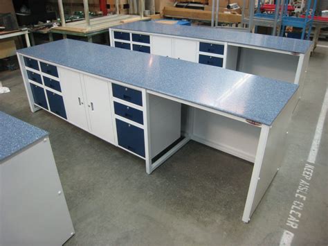 Rdm Laboratory Table With Suspended Cabinets A P Lab Cab Flat Top