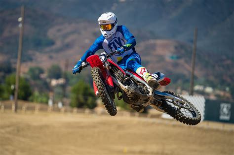 Track Tested Review Of The 2020 Honda Crf250r Swapmoto Live