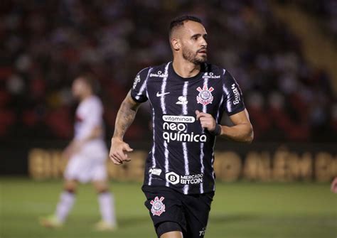 Renato Augusto Se Destaca Pelo Corinthians E Aparece Em Top De